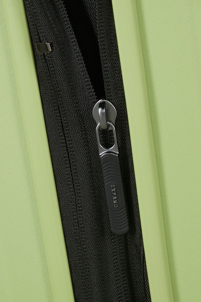 Валіза Samsonite Restackd з відділенням для ноутбука 15,6" з поліпропілену на 4-х колесах KO6*002 Wasabi (малий)