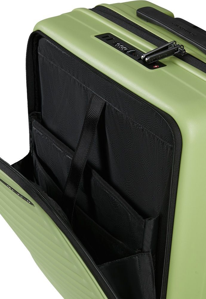 Валіза Samsonite Restackd з відділенням для ноутбука 15,6" з поліпропілену на 4-х колесах KO6*002 Wasabi (малий)