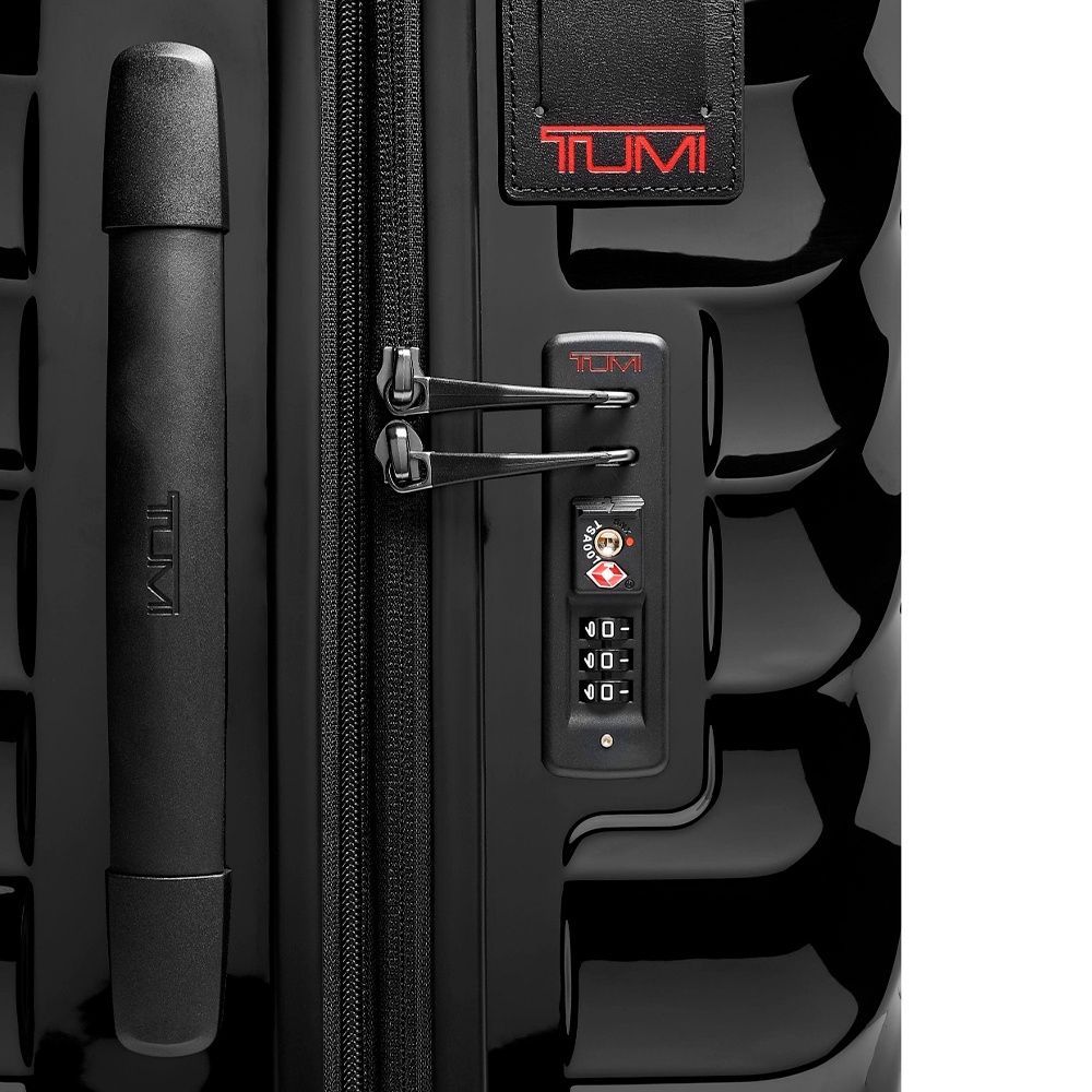 Чемодан Tumi 19 Degree из поликарбоната на 4-х колесах 0228773D2 Black (средний)