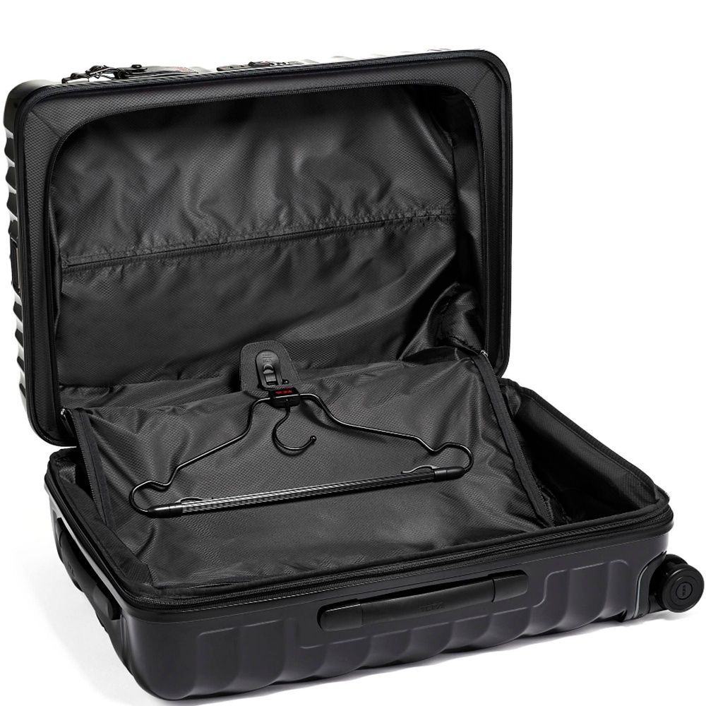 Чемодан Tumi 19 Degree из поликарбоната на 4-х колесах 0228773D2 Black (средний)