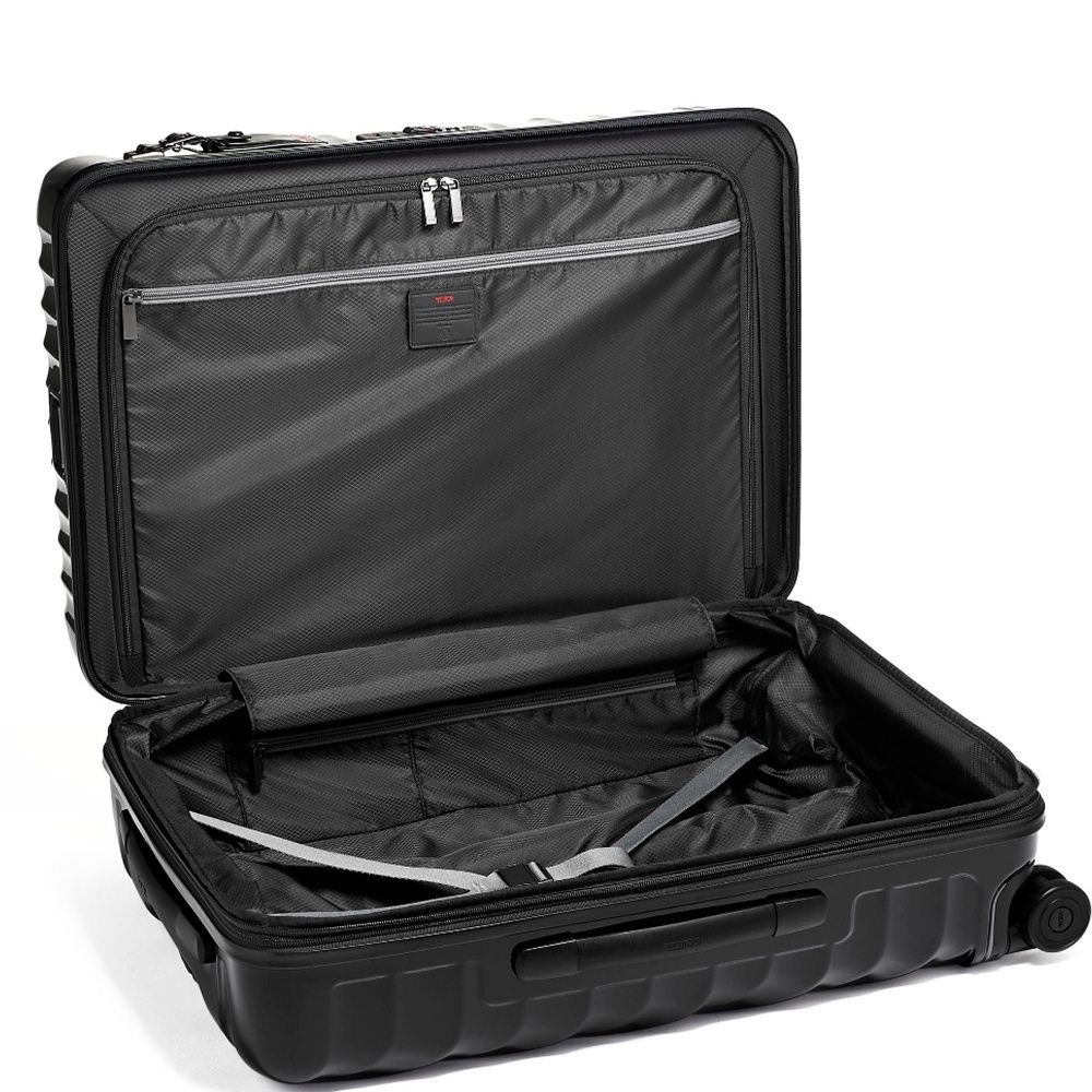 Чемодан Tumi 19 Degree из поликарбоната на 4-х колесах 0228773D2 Black (средний)