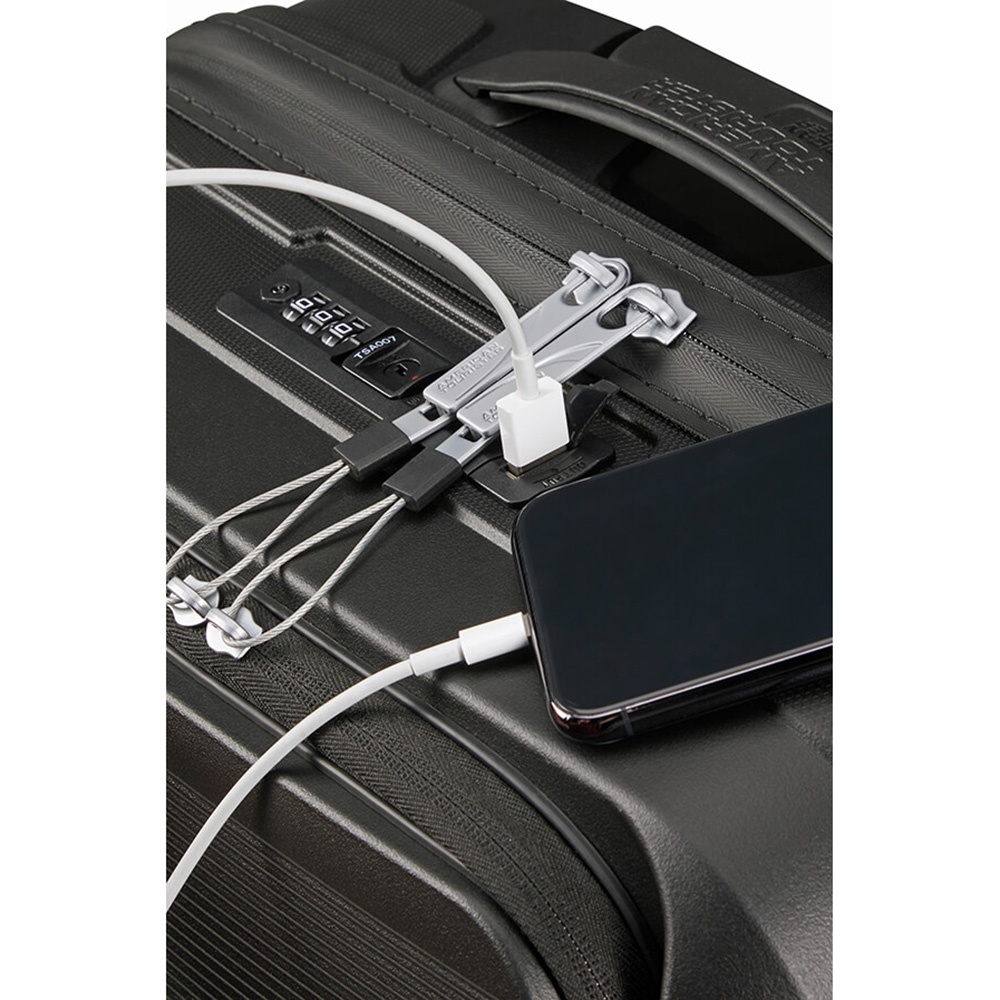 Валіза American Tourister Airconic з відділенням для ноутбука до 15,6" з поліпропілену на 4-х колесах 88g*005 Onyx Black (мала)