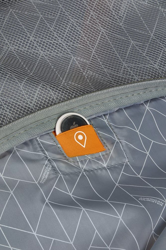 Suitcase American Tourister FastForward made of polypropylene on 4 wheels MI0*002 Radiant Orange (medium)