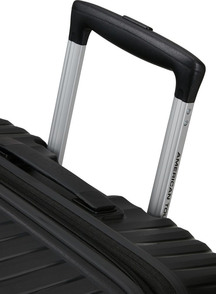 Чемодан American Tourister Diablast на 4-х колесах из полипропилена MK2*002;09 Black Code (средний)