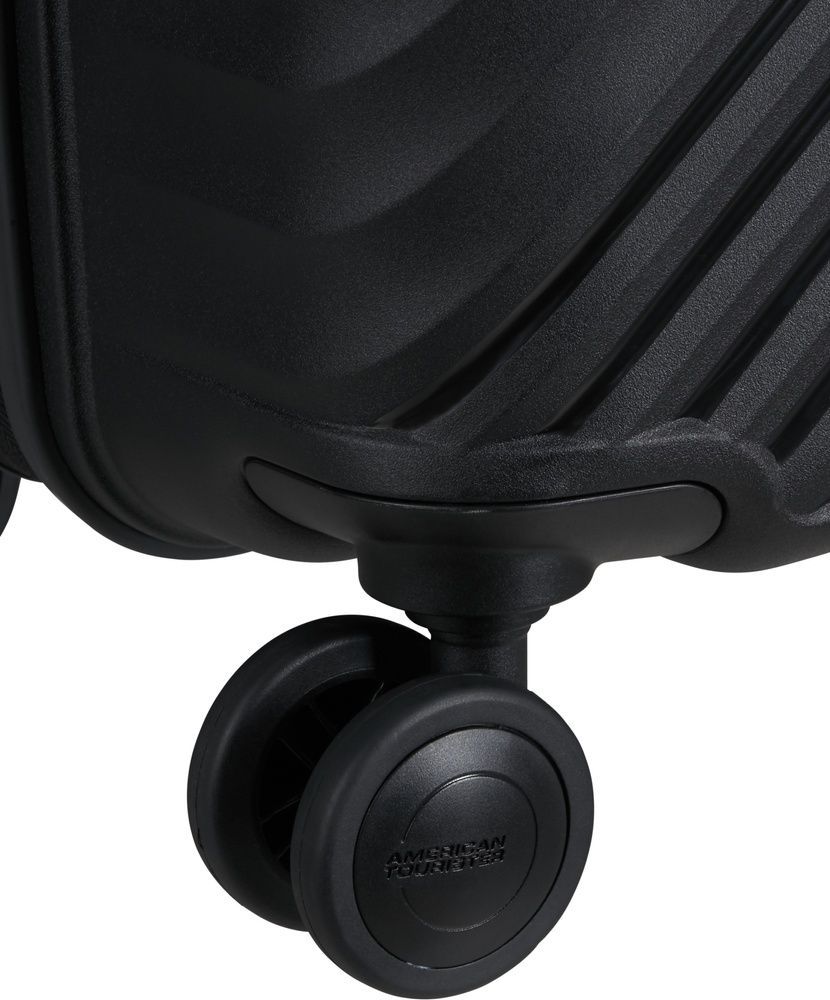Чемодан American Tourister Diablast на 4-х колесах из полипропилена MK2*002;09 Black Code (средний)
