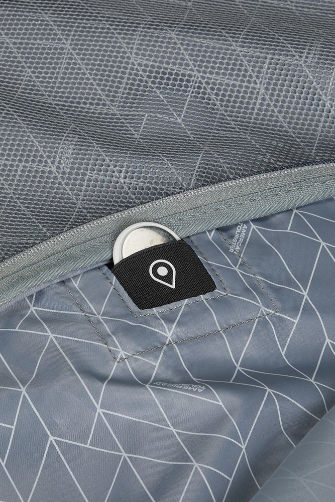 Чемодан American Tourister FastForward из полипропилена на 4-х колесах MI0*002 Flash Black (средний)