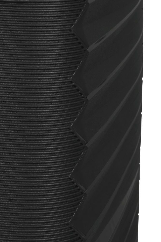 Чемодан American Tourister FastForward из полипропилена на 4-х колесах MI0*002 Flash Black (средний)