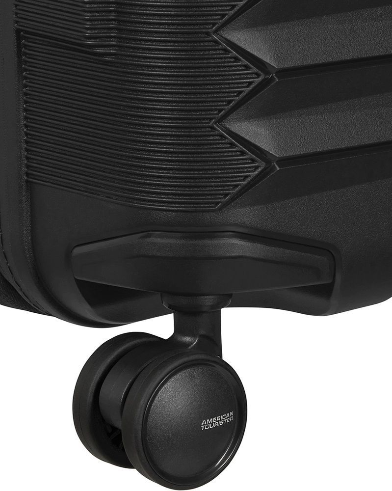 Чемодан American Tourister FastForward из полипропилена на 4-х колесах MI0*002 Flash Black (средний)
