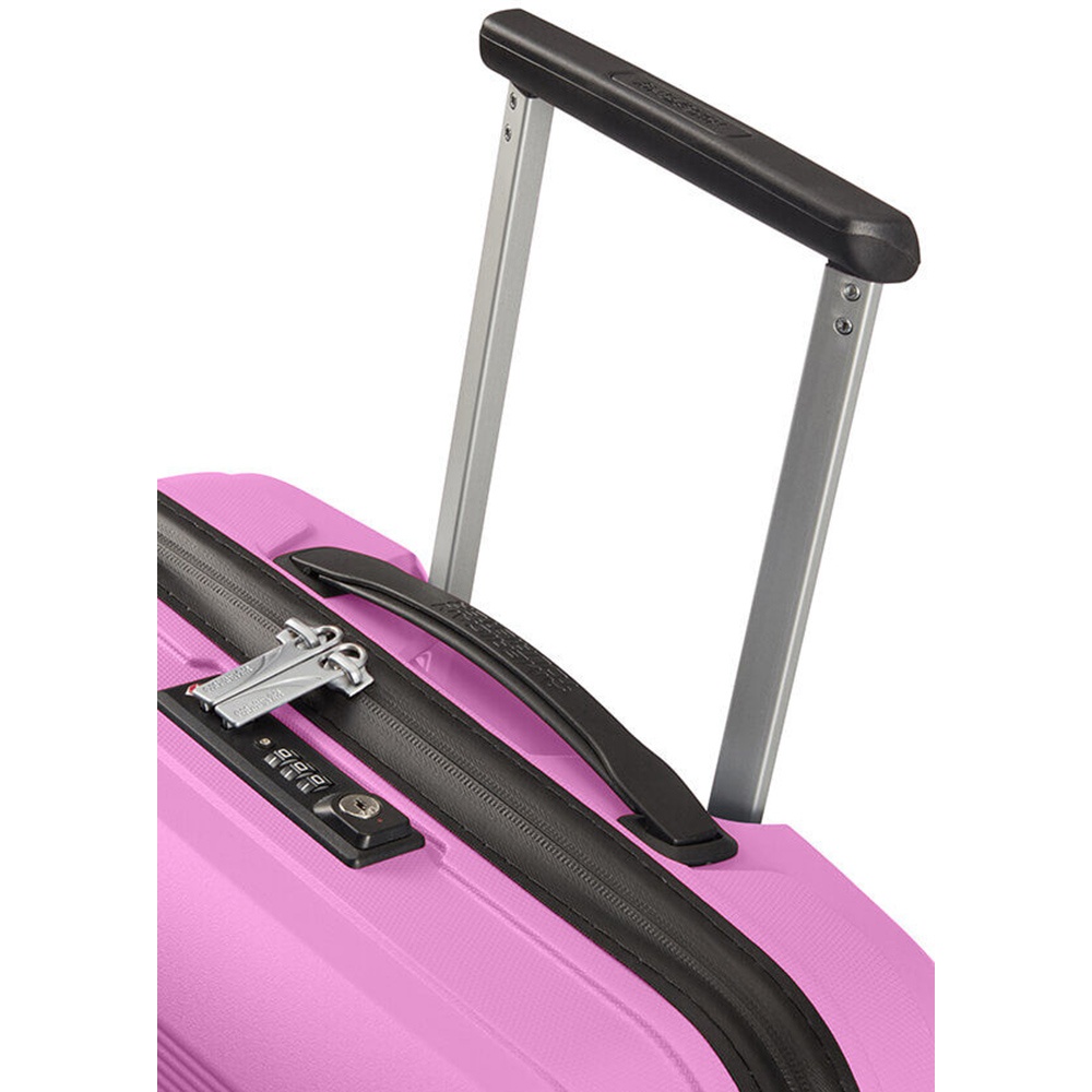 Ультралёгкий чемодан American Tourister Airconic из полипропилена на 4-х колесах 88G*001 Pink Lemonade (малый)