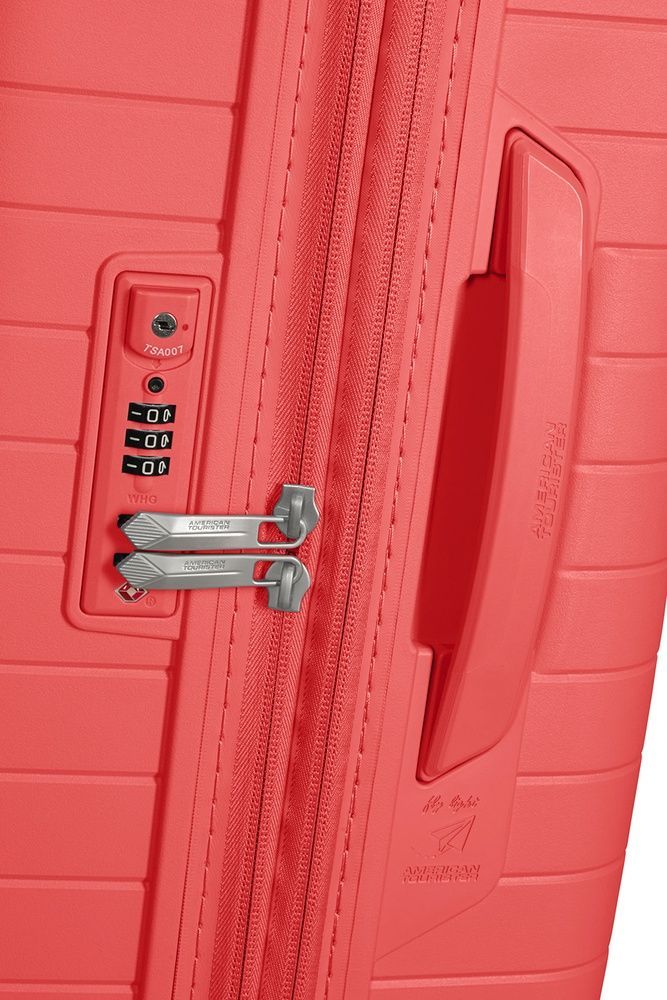 Suitcase American Tourister FastForward made of polypropylene on 4 wheels MI0*002 Sunset Coral (medium)