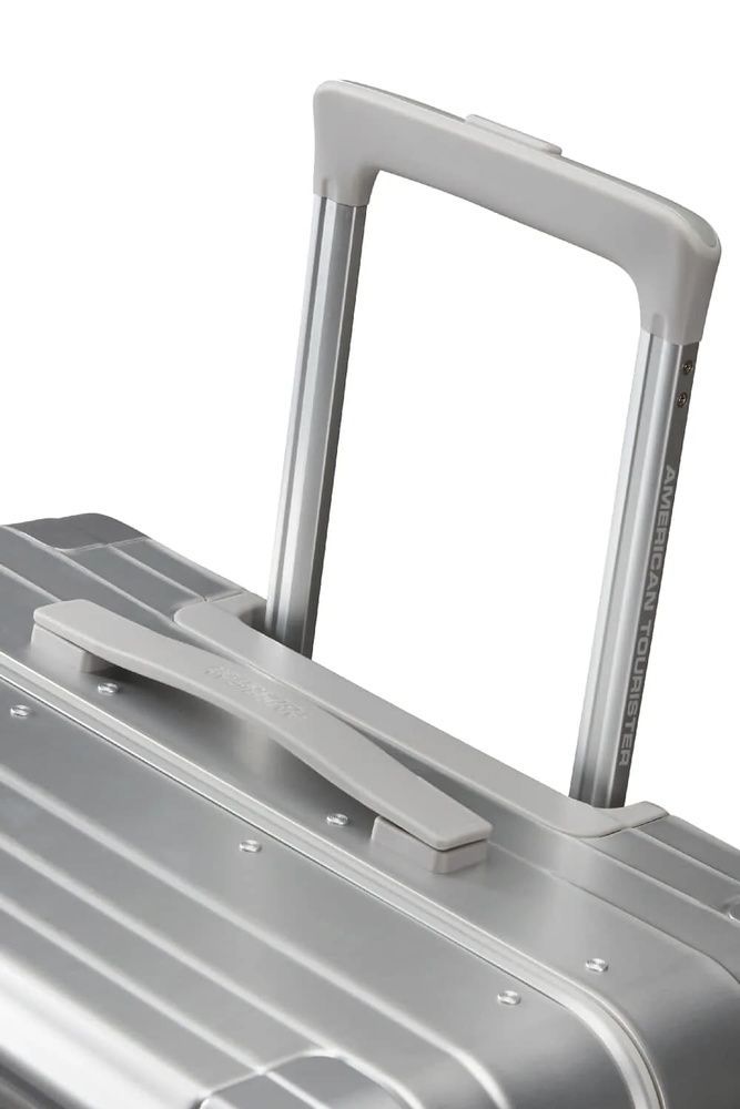Валіза American Tourister Soundbox ALU алюмінієва на 4-х колесах MI3*001 Silver (мала)