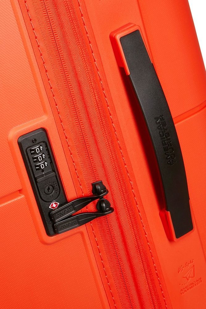 Валіза American Tourister Dashpop із поліпропілену на 4-х колесах MG5*002;00 Tangerine Red (середня)