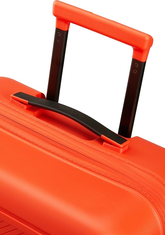 Валіза American Tourister Dashpop із поліпропілену на 4-х колесах MG5*002;00 Tangerine Red (середня)