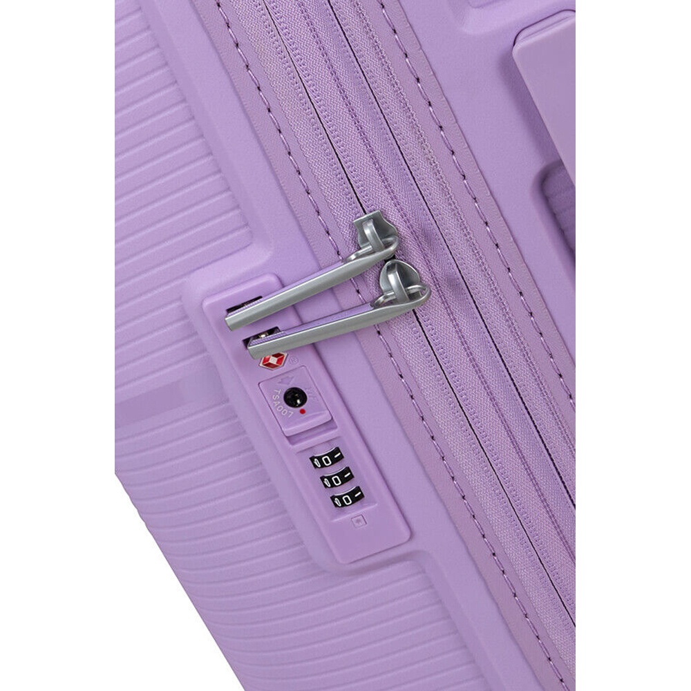 Ультралегка валіза American Tourister Starvibe із поліпропилена на 4-х колесах MD5*003 Digital Lavender (середня)