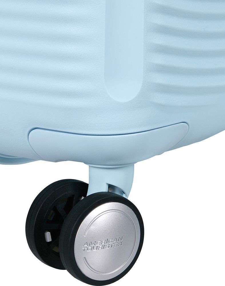 Чемодан American Tourister Soundbox из полипропилена на 4-х колесах 32G*002 Pastel Blue (средний)