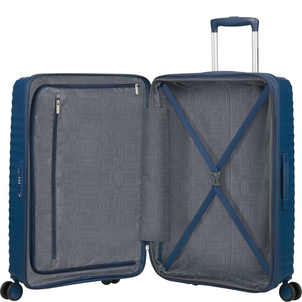 Suitcase American Tourister Diablast on 4 wheels made of polypropylene MK2*002;01 Darkwave Blue (medium)