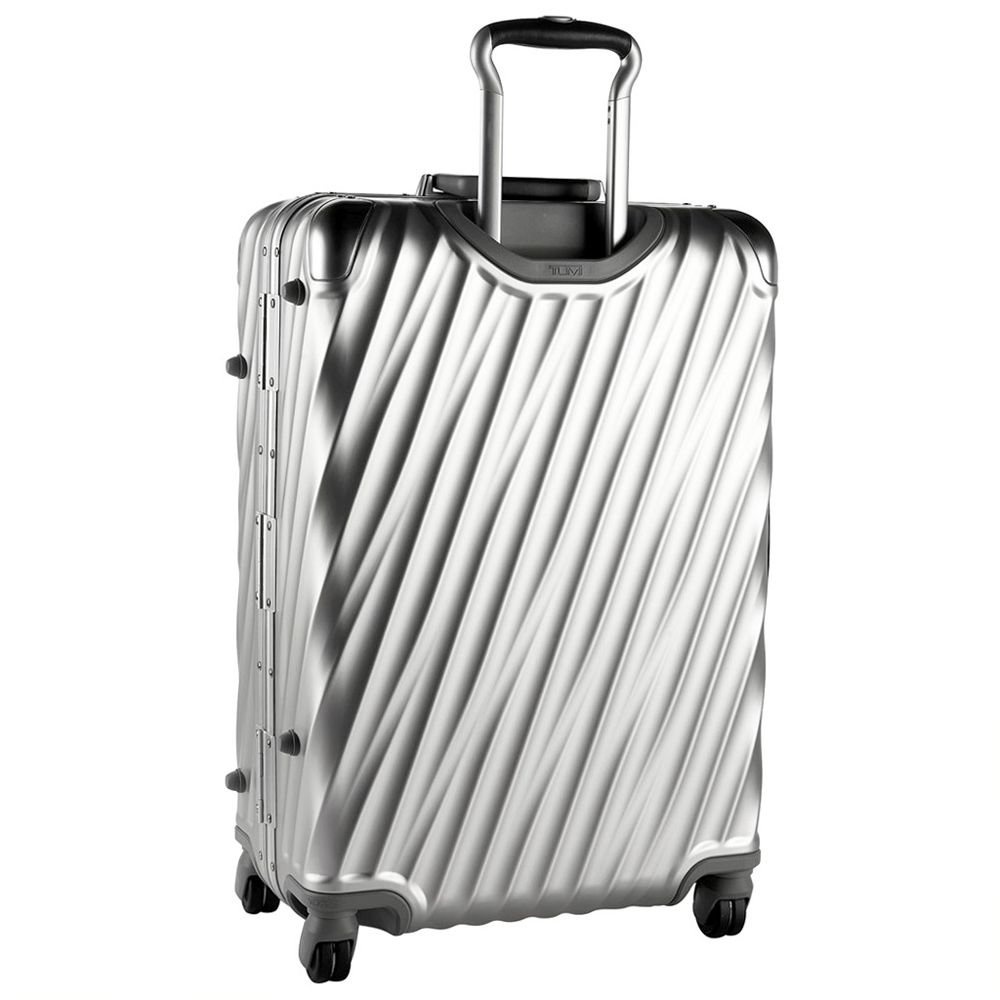 Чемодан Tumi 19 Degree Aluminium алюминиевый на 4-х колесах Short Trip 036864SLV2 Silver (средний)