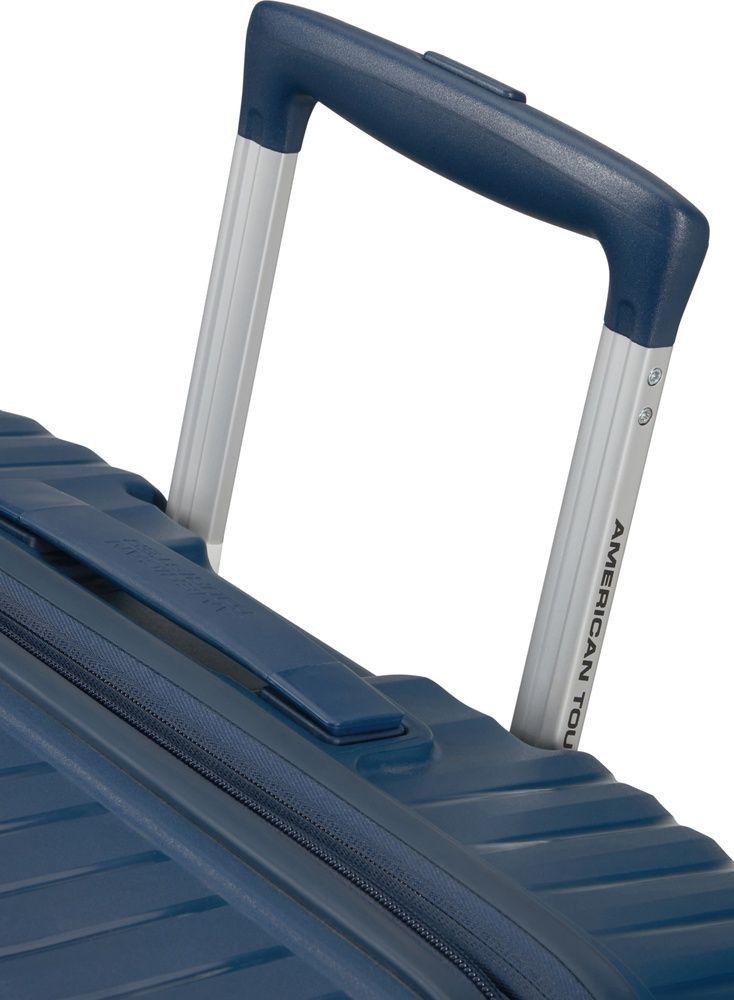 Suitcase American Tourister Diablast on 4 wheels made of polypropylene MK2*002;01 Darkwave Blue (medium)