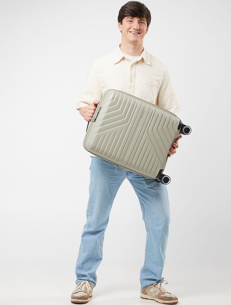 Чемодан American Tourister Flytwist из полипропилена на 4-х колесах MI1*001 Sandstone (малый)