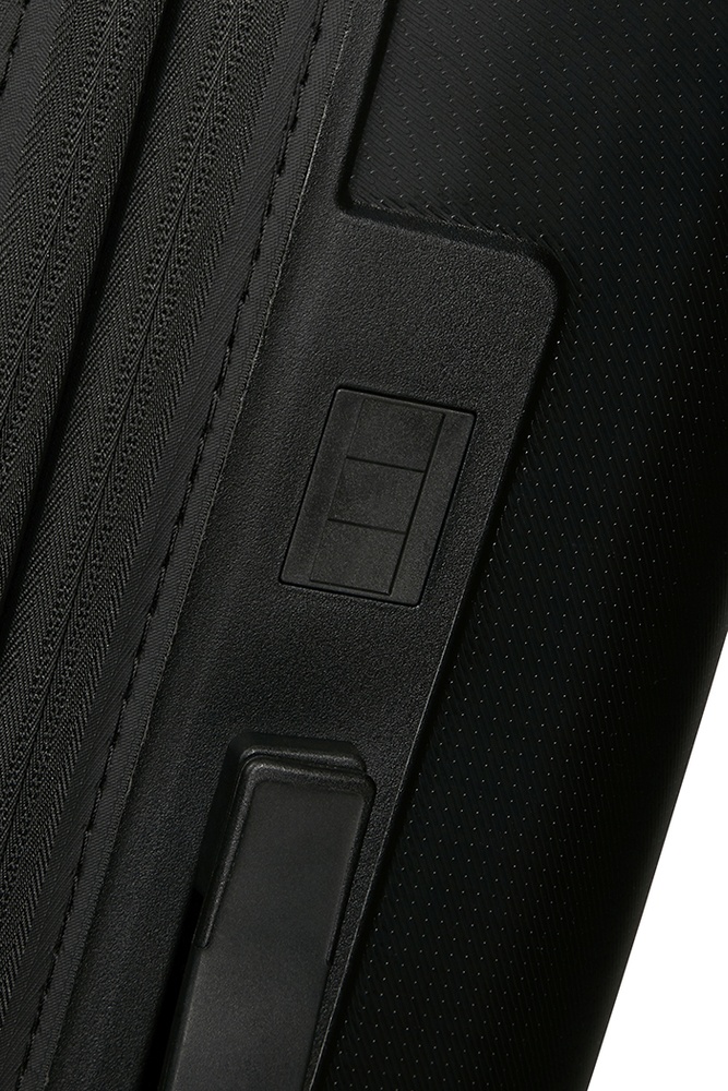 Валіза American Tourister Dashpop із поліпропілену на 4-х колесах MG5*002;19 True Black (середня)