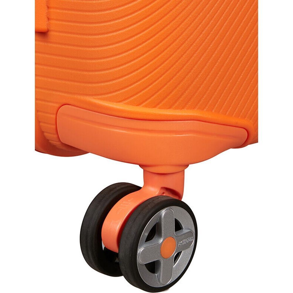Ультралегка валіза American Tourister Starvibe із поліпропилена на 4-х колесах MD5*004 Papaya Smoothie (велика)