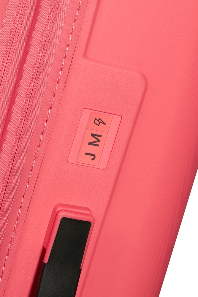 Валіза American Tourister Dashpop із поліпропілену на 4-х колесах MG5*002;90 Sugar Pink (середня)