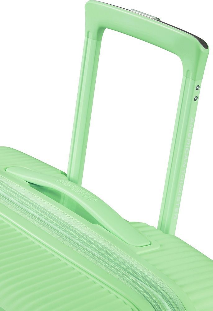 Валіза American Tourister Soundbox із поліпропілену на 4-х колесах 32G*002 Kiwi Green (середня)