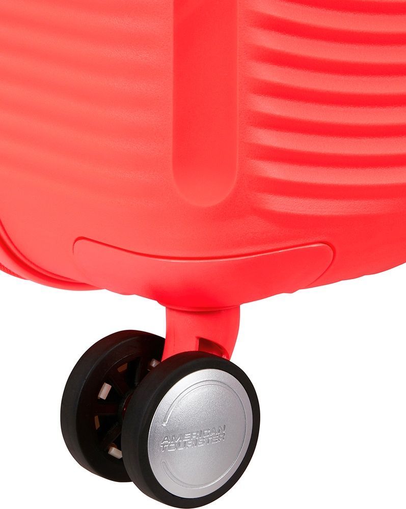 American Tourister Soundbox suitcase made of polypropylene on 4 wheels 32G*002 Neon Orange (medium)