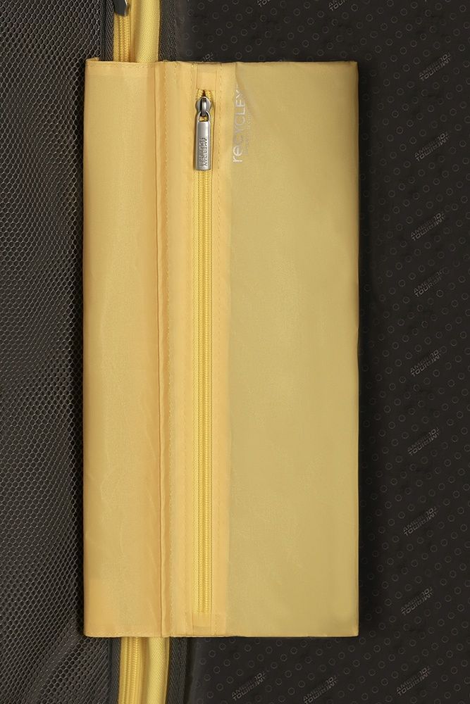 Suitcase American Tourister Starvibe made of polypropylene on 4 wheels MD5*003 Metallic Banana (medium)